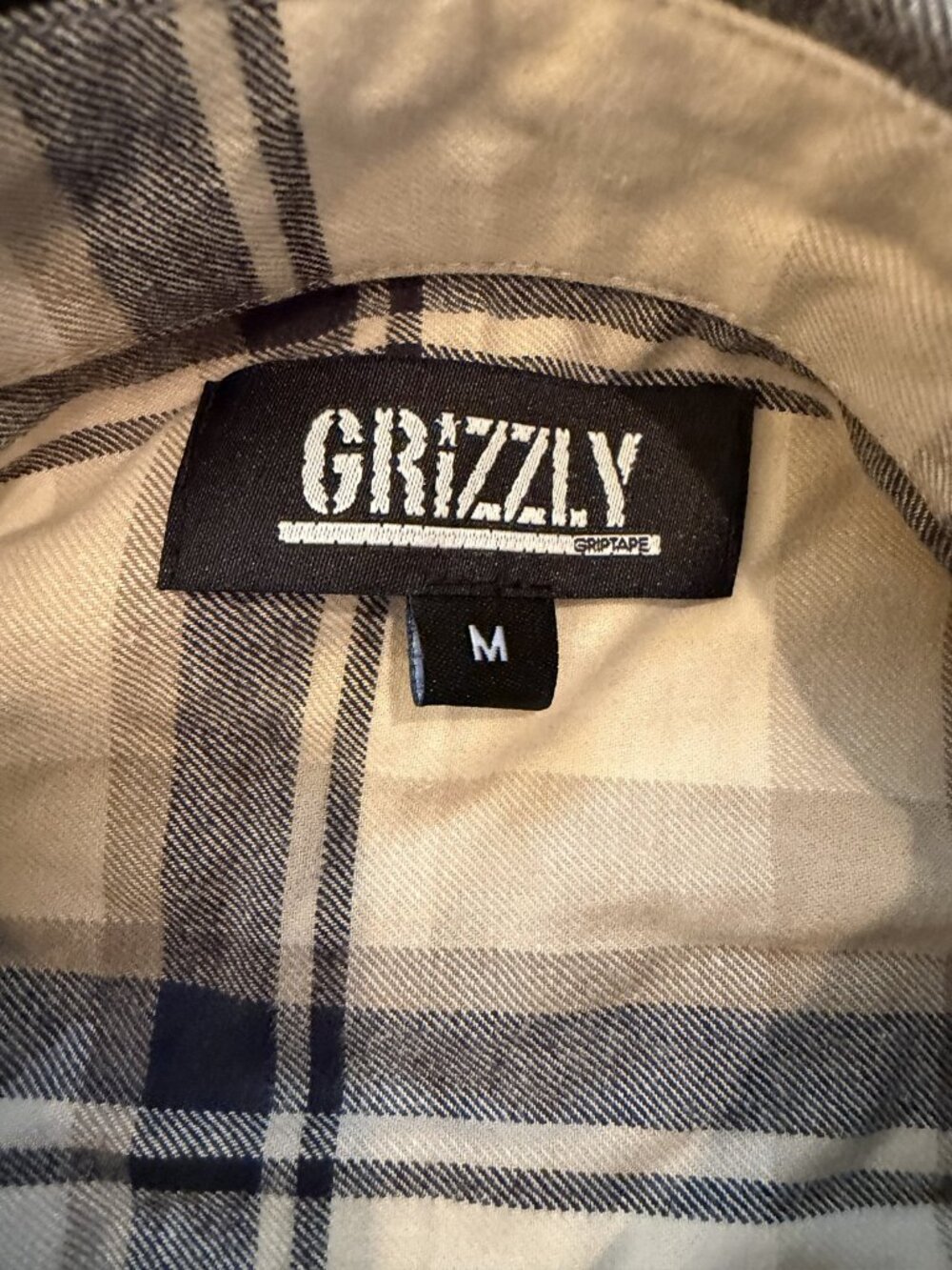 Grizzly Cream Black Plaid Button Down M NWT